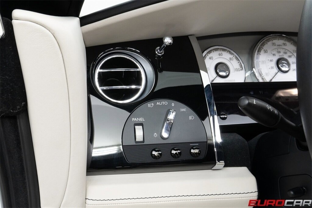 2018 Rolls-Royce Dawn  *BESPOKE INTERIOR * IMMACULATE CONDITION* - Photo 29 - Costa Mesa, CA 92626