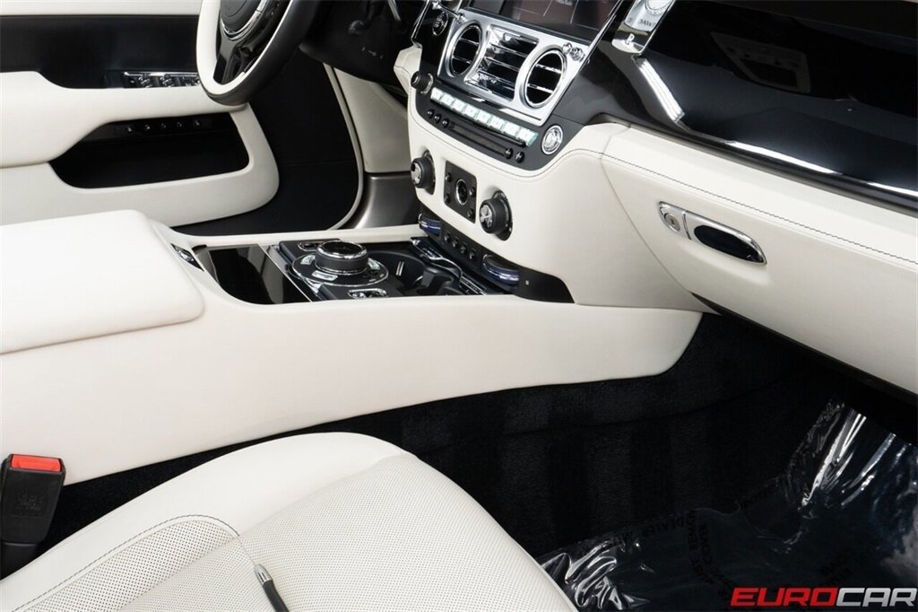 2018 Rolls-Royce Dawn  *BESPOKE INTERIOR * IMMACULATE CONDITION* - Photo 38 - Costa Mesa, CA 92626