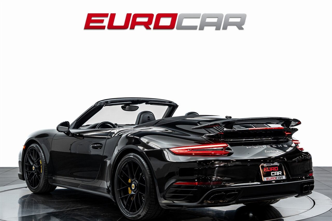 2017 Porsche 911 Turbo S photo 4