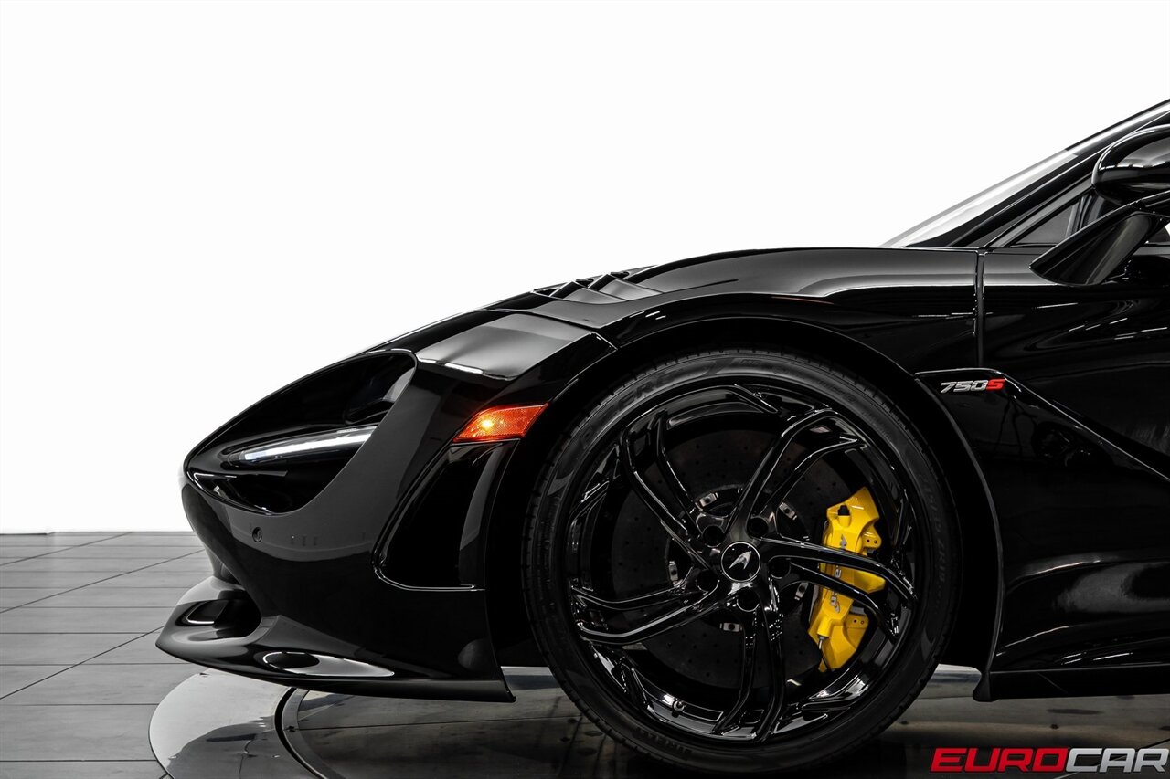 2024 McLaren 750S Spider  *PERFORMANCE INTERIOR PACKAGE * CARBON FIBER SENNA BUCKET SEATS* - Photo 17 - Costa Mesa, CA 92626