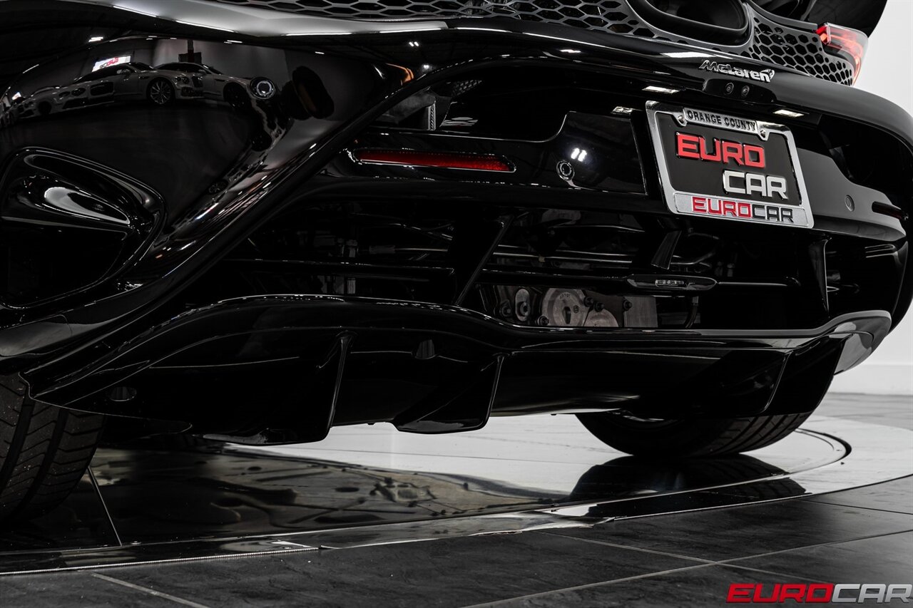 2024 McLaren 750S Spider  *PERFORMANCE INTERIOR PACKAGE * CARBON FIBER SENNA BUCKET SEATS* - Photo 25 - Costa Mesa, CA 92626