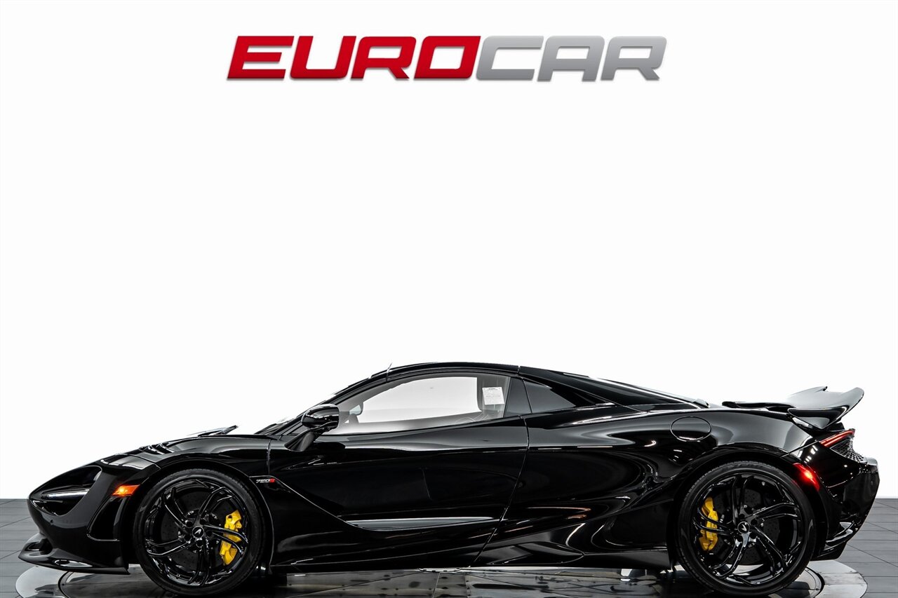 2024 McLaren 750S Spider  *PERFORMANCE INTERIOR PACKAGE * CARBON FIBER SENNA BUCKET SEATS* - Photo 3 - Costa Mesa, CA 92626