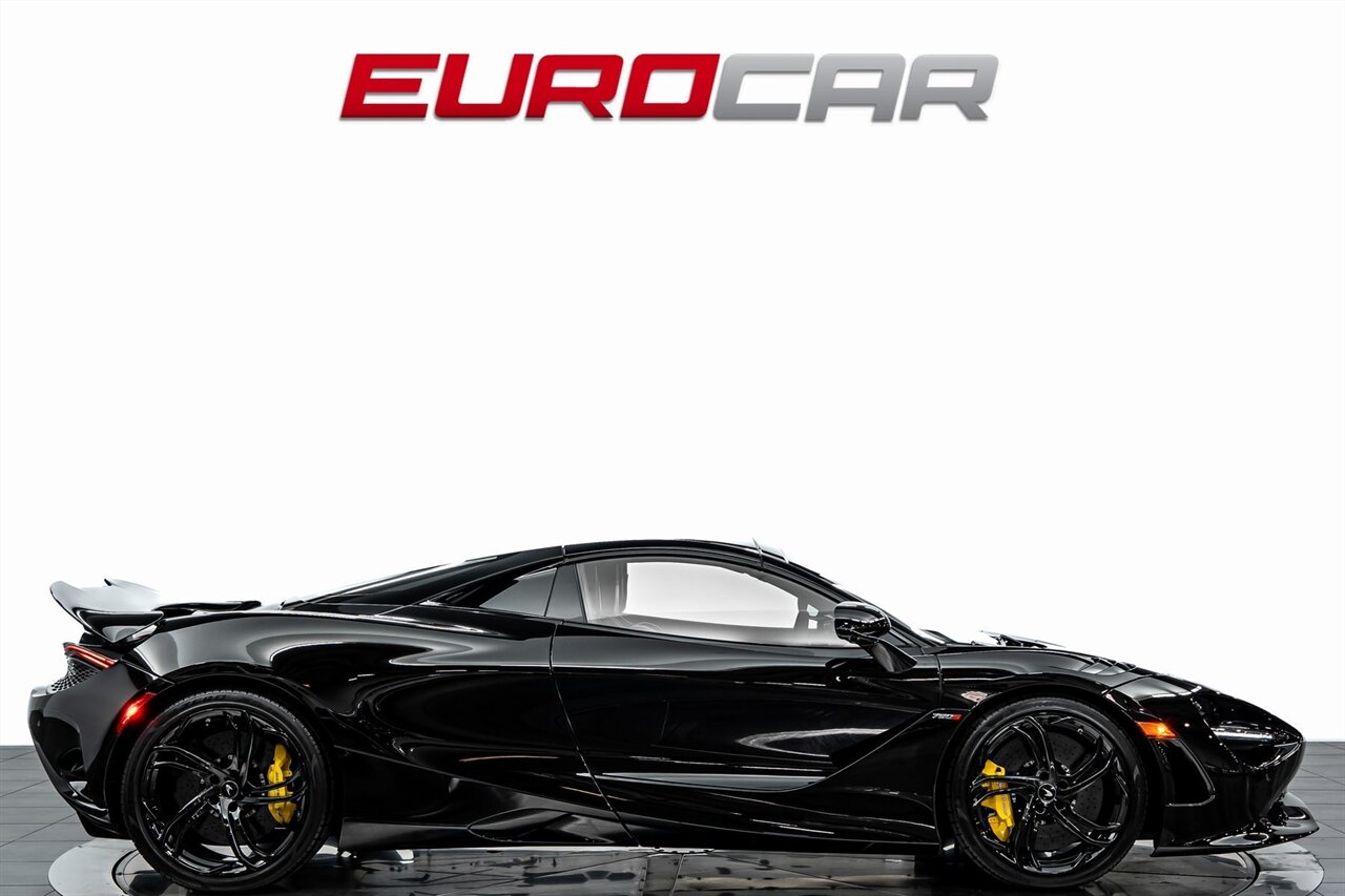 2024 McLaren 750S Spider  *PERFORMANCE INTERIOR PACKAGE * CARBON FIBER SENNA BUCKET SEATS* - Photo 8 - Costa Mesa, CA 92626