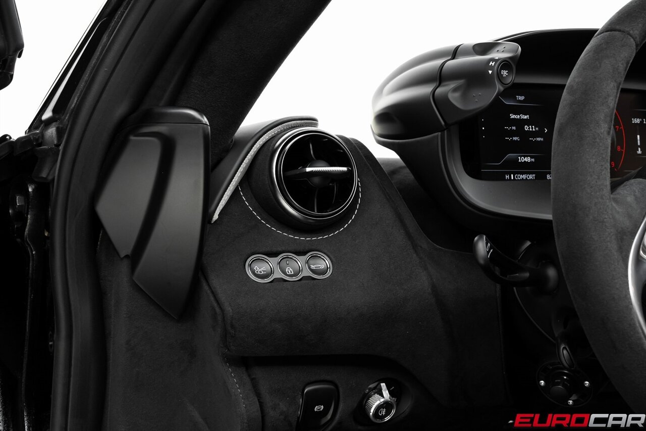 2024 McLaren 750S Spider  *PERFORMANCE INTERIOR PACKAGE * CARBON FIBER SENNA BUCKET SEATS* - Photo 31 - Costa Mesa, CA 92626