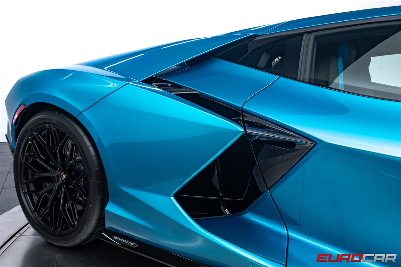 2024 Lamborghini Revuelto  *$13,000 FACTORY PAINT * STYLE PACKAGE * AD PERSONAM* - Photo 10 - Costa Mesa, CA 92626