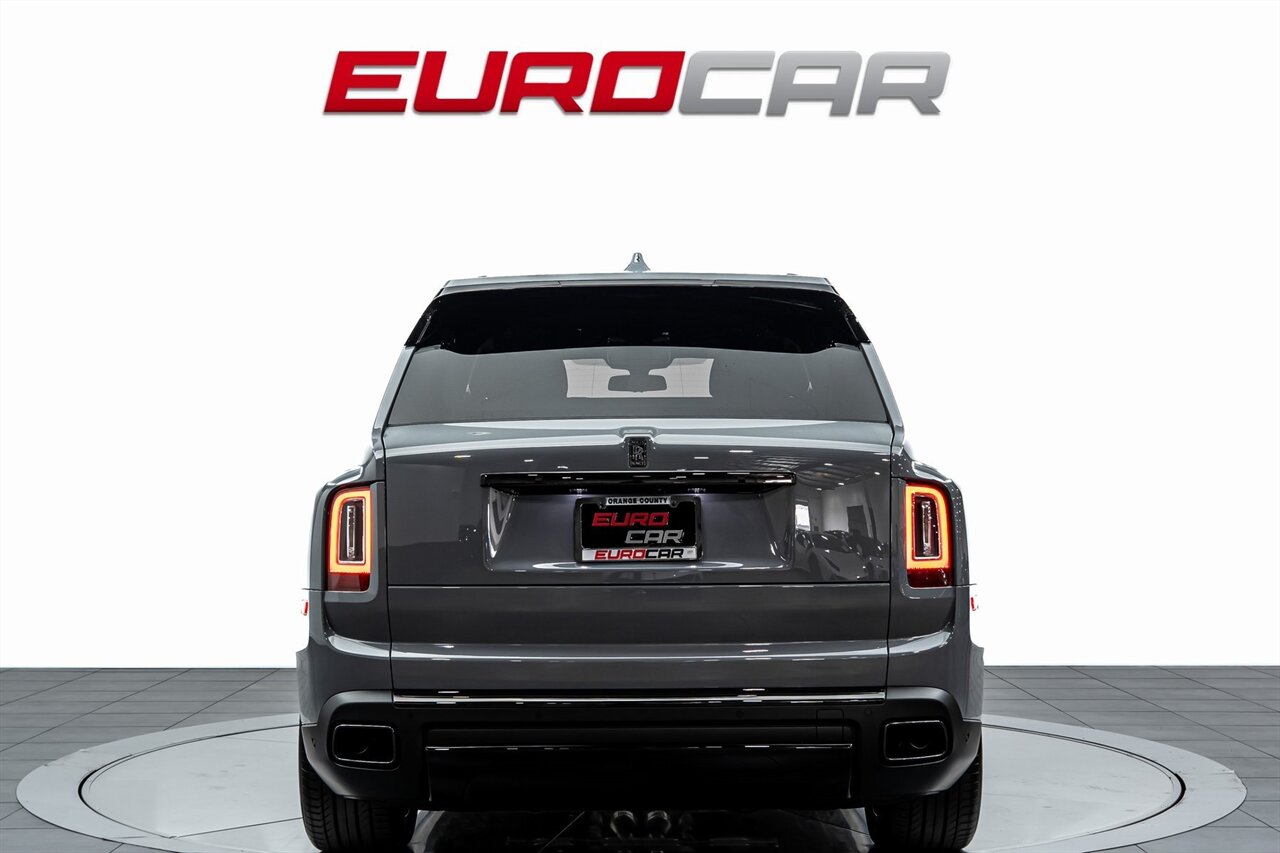 2023 Rolls-Royce Black Badge Cullinan Black Badge *DRIVER'S PACKAGE * REAR THEATRE C  *DRIVER'S PACKAGE * REAR THEATRE CONFIGURATION* - Photo 5 - Costa Mesa, CA 92626