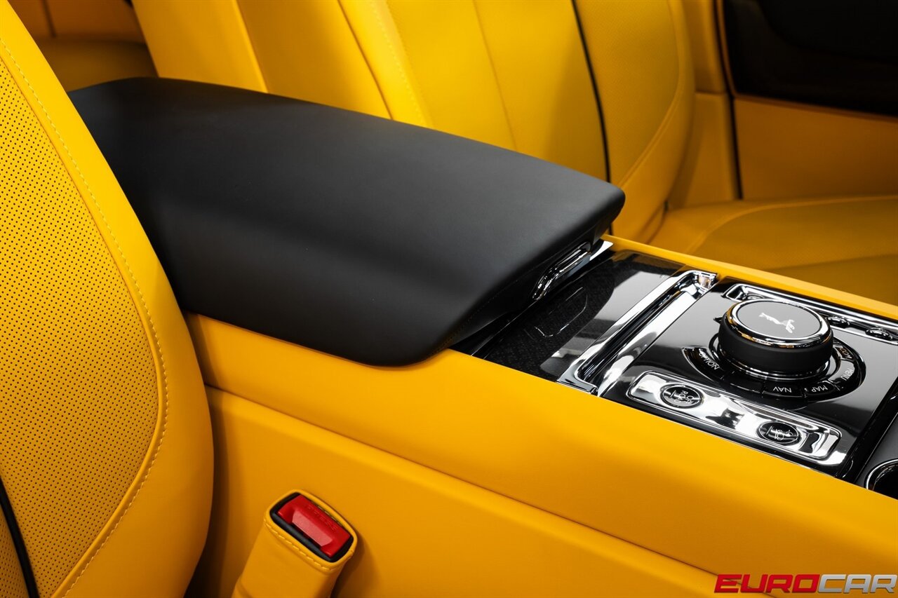 2023 Rolls-Royce Black Badge Cullinan Black Badge *DRIVER'S PACKAGE * REAR THEATRE C  *DRIVER'S PACKAGE * REAR THEATRE CONFIGURATION* - Photo 37 - Costa Mesa, CA 92626