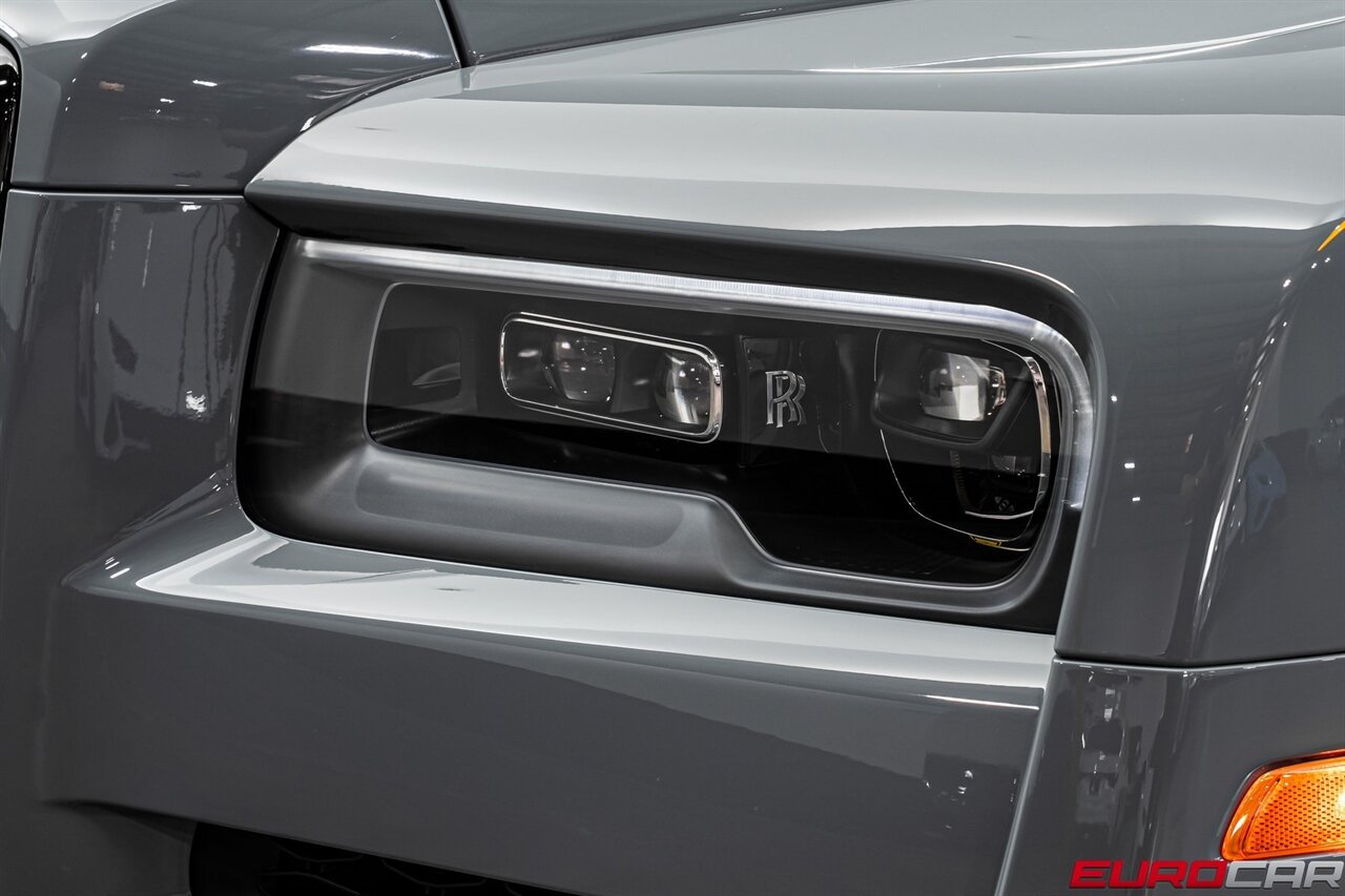 2023 Rolls-Royce Black Badge Cullinan Black Badge *DRIVER'S PACKAGE * REAR THEATRE C  *DRIVER'S PACKAGE * REAR THEATRE CONFIGURATION* - Photo 12 - Costa Mesa, CA 92626