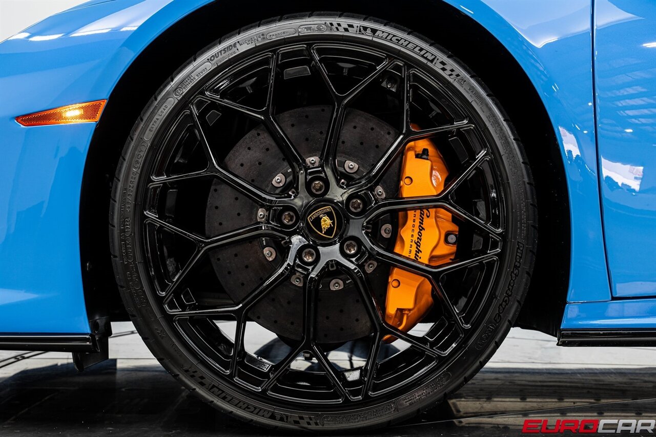 2023 Lamborghini Huracan EVO *SPECIAL FACTORY PAINT * CARBON SPORT SEATS* - Photo 22 - Costa Mesa, CA 92626