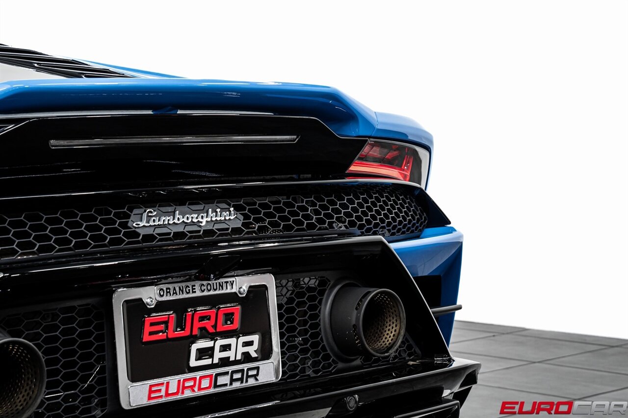 2023 Lamborghini Huracan EVO *SPECIAL FACTORY PAINT * CARBON SPORT SEATS* - Photo 20 - Costa Mesa, CA 92626