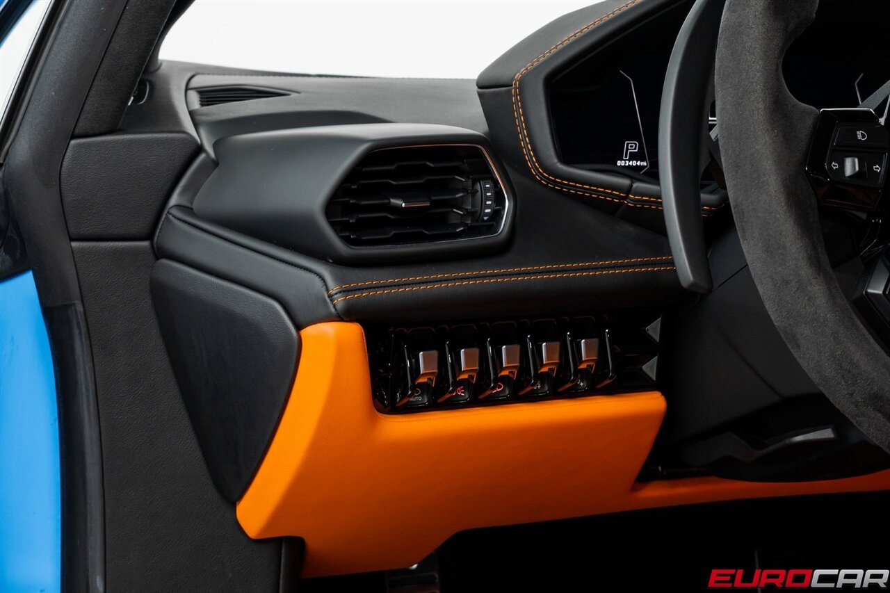 2023 Lamborghini Huracan EVO *SPECIAL FACTORY PAINT * CARBON SPORT SEATS* - Photo 27 - Costa Mesa, CA 92626