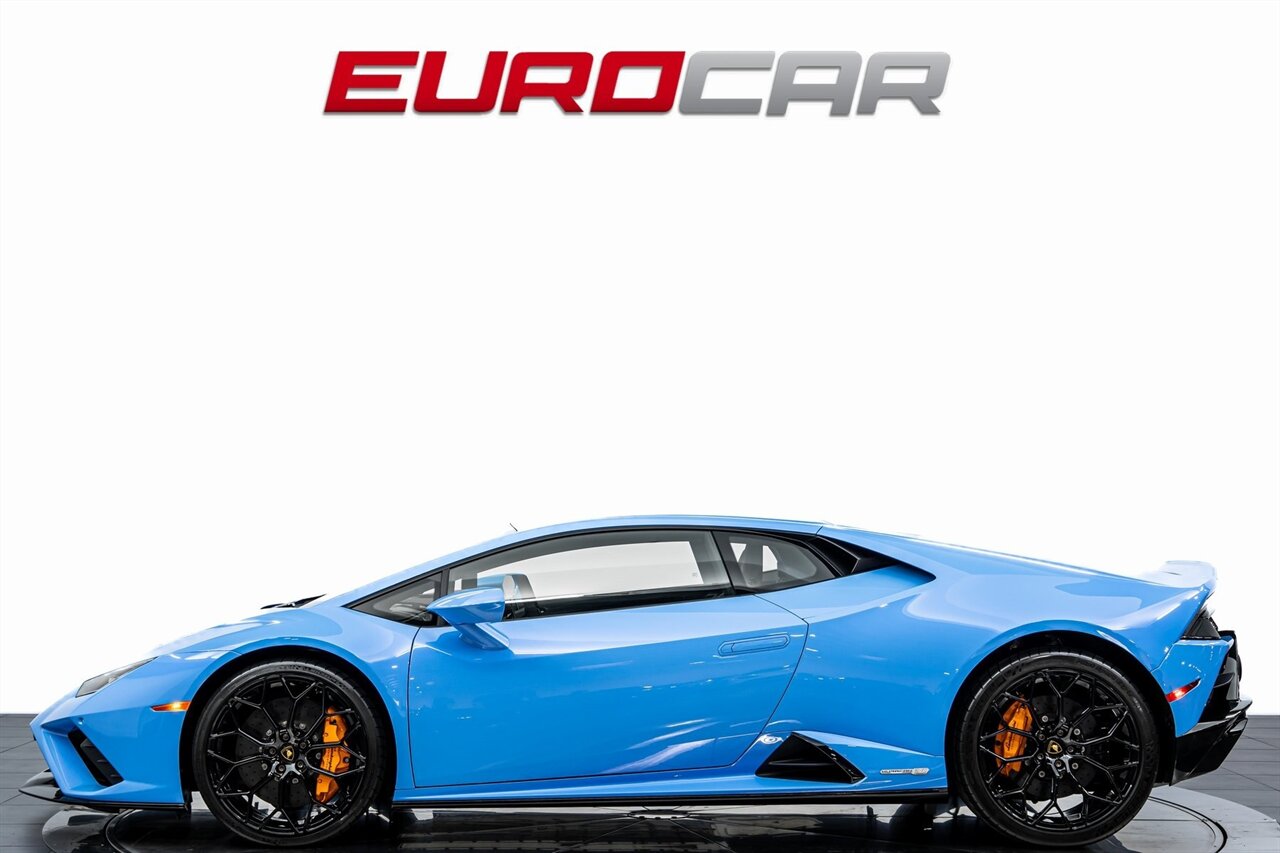 2023 Lamborghini Huracan EVO *SPECIAL FACTORY PAINT * CARBON SPORT SEATS* - Photo 2 - Costa Mesa, CA 92626