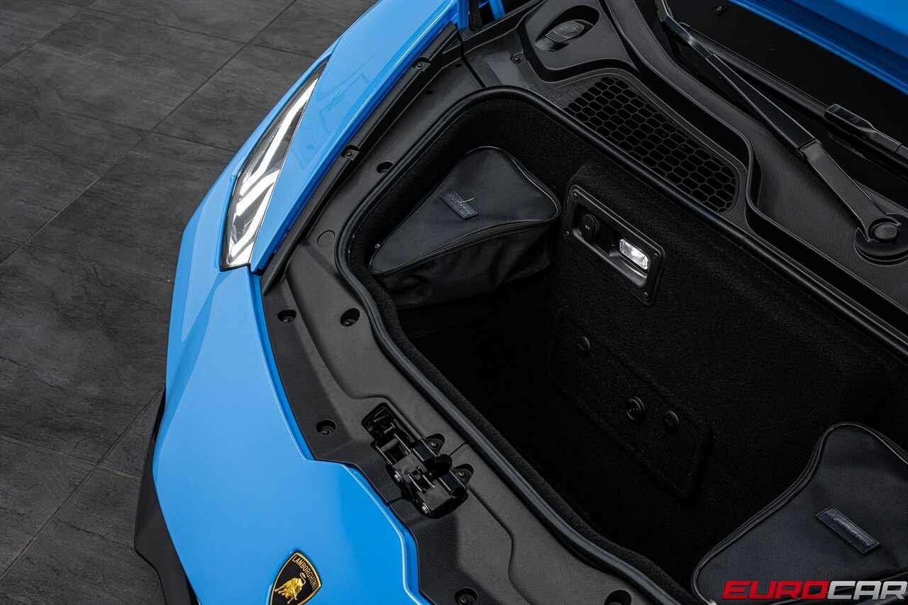 2023 Lamborghini Huracan EVO *SPECIAL FACTORY PAINT * CARBON SPORT SEATS* - Photo 10 - Costa Mesa, CA 92626