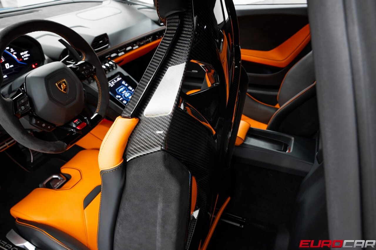 2023 Lamborghini Huracan EVO *SPECIAL FACTORY PAINT * CARBON SPORT SEATS* - Photo 41 - Costa Mesa, CA 92626