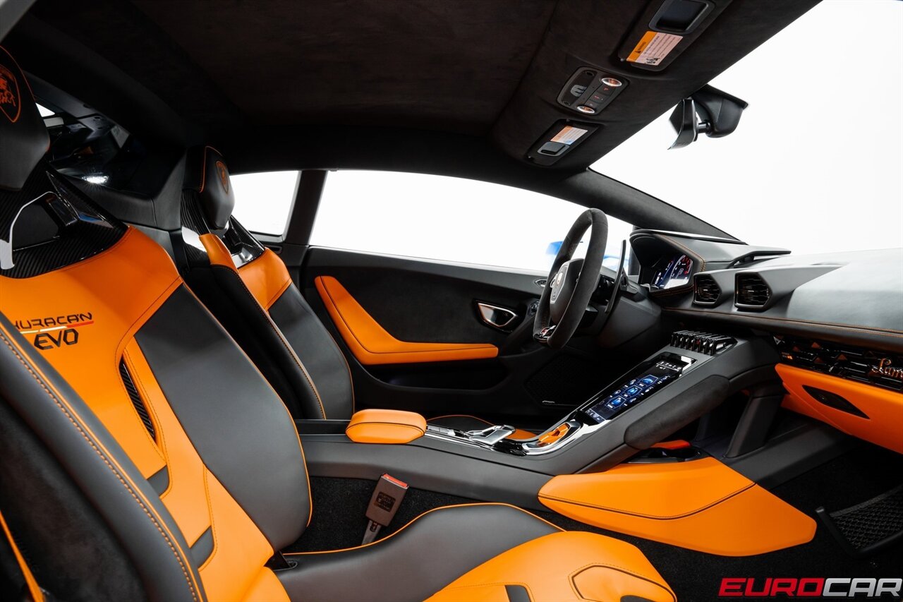 2023 Lamborghini Huracan EVO *SPECIAL FACTORY PAINT * CARBON SPORT SEATS* - Photo 36 - Costa Mesa, CA 92626