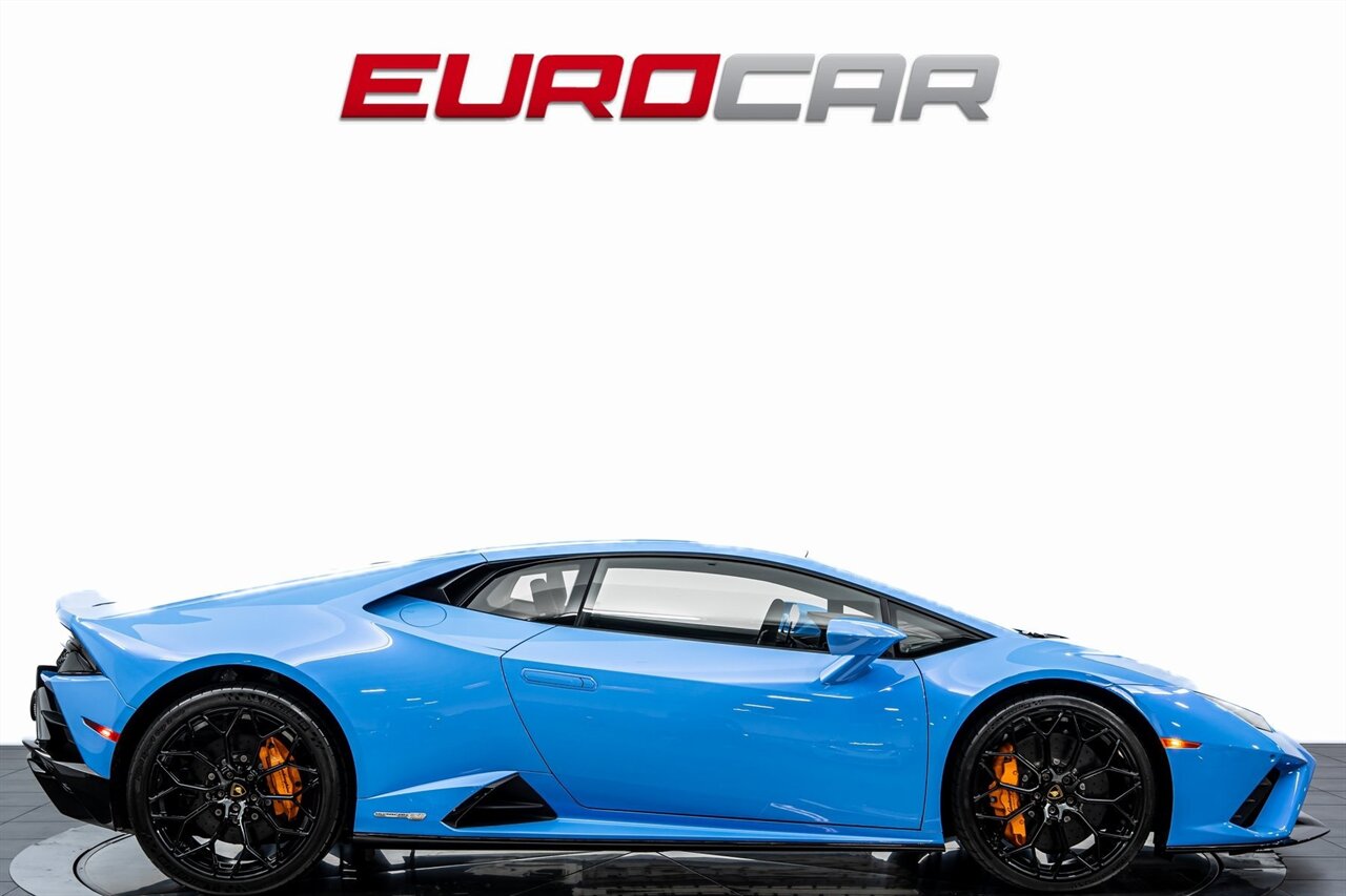 2023 Lamborghini Huracan EVO *SPECIAL FACTORY PAINT * CARBON SPORT SEATS* - Photo 6 - Costa Mesa, CA 92626