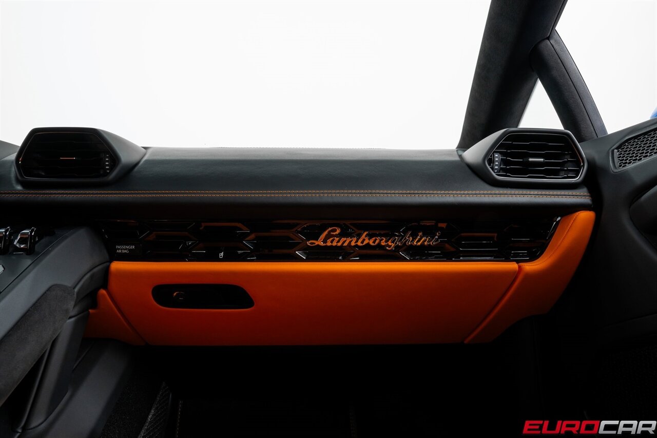2023 Lamborghini Huracan EVO *SPECIAL FACTORY PAINT * CARBON SPORT SEATS* - Photo 33 - Costa Mesa, CA 92626