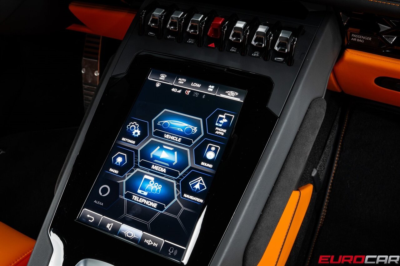 2023 Lamborghini Huracan EVO *SPECIAL FACTORY PAINT * CARBON SPORT SEATS* - Photo 31 - Costa Mesa, CA 92626