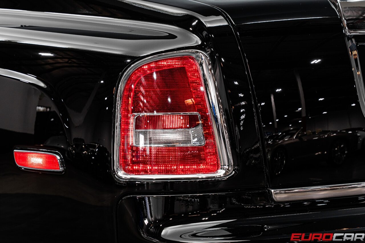 2013 Rolls-Royce Phantom EWB STARLIGHT, $526,045.00 MSRP, 1 OWNER (CELEBRITY OWNED) - Photo 18 - Costa Mesa, CA 92626