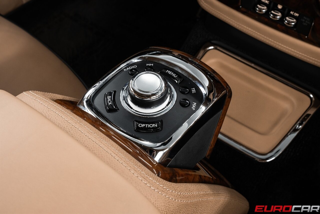 2013 Rolls-Royce Phantom EWB STARLIGHT, $526,045.00 MSRP, 1 OWNER (CELEBRITY OWNED) - Photo 32 - Costa Mesa, CA 92626
