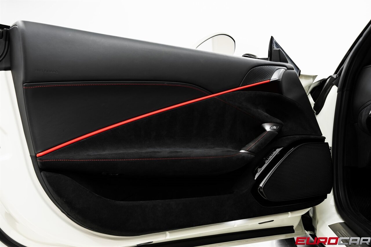 2021 Ferrari Roma *PASSENGER DISPLAY * CARBON FIBER STEERING WHEEL W/LED* - Photo 24 - Costa Mesa, CA 92626