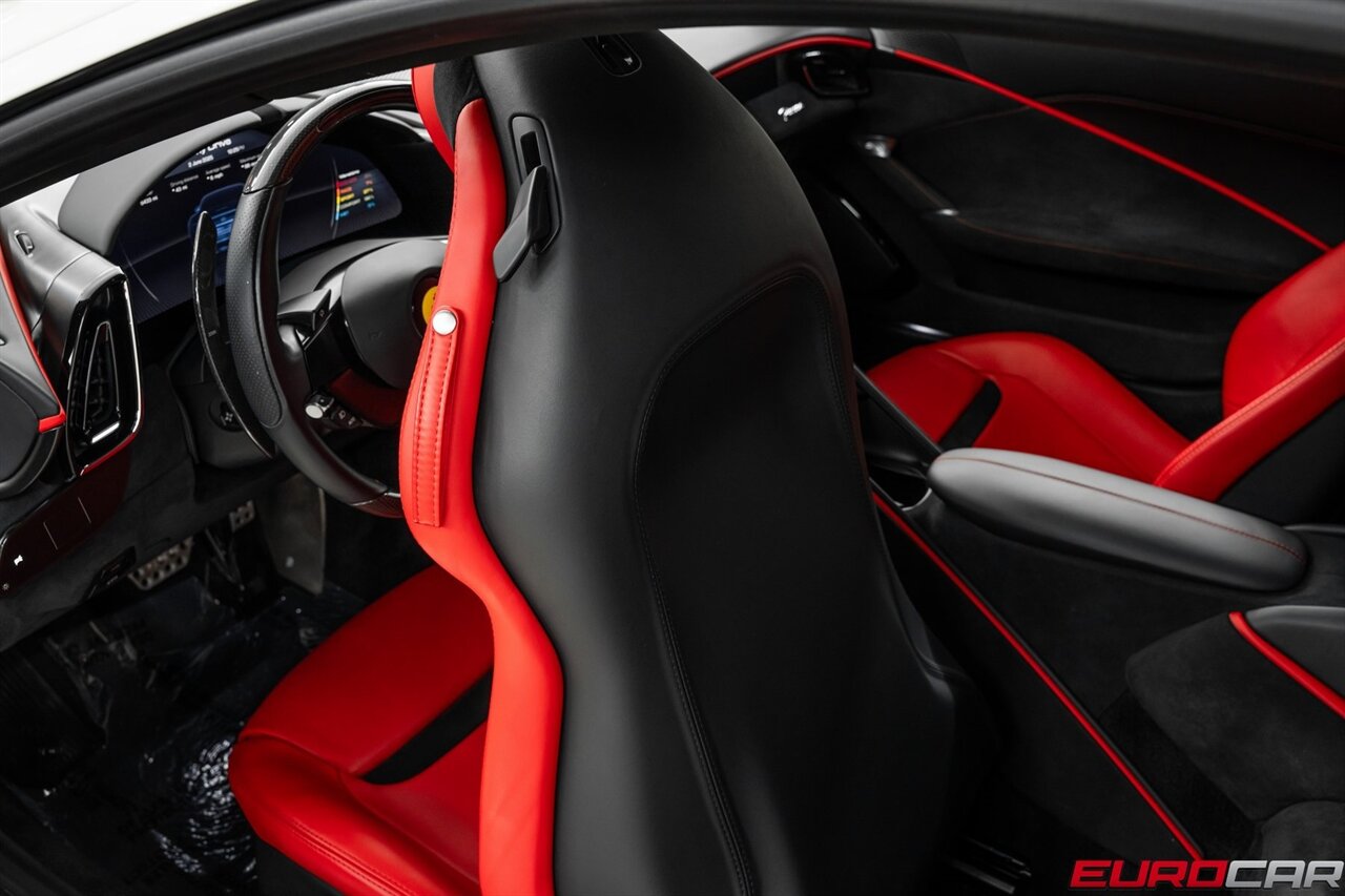 2021 Ferrari Roma *PASSENGER DISPLAY * CARBON FIBER STEERING WHEEL W/LED* - Photo 38 - Costa Mesa, CA 92626
