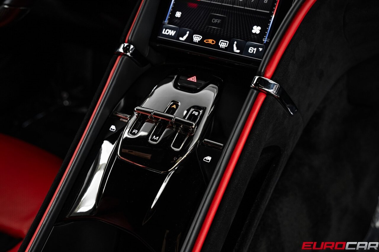 2021 Ferrari Roma *PASSENGER DISPLAY * CARBON FIBER STEERING WHEEL W/LED* - Photo 30 - Costa Mesa, CA 92626