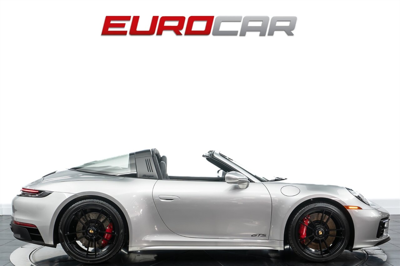 2024 Porsche 911 Targa 4 GTS  *FRONT AXLE LIFT SYSTEM * SPORTDESIGN SKIRTS* - Photo 6 - Costa Mesa, CA 92626