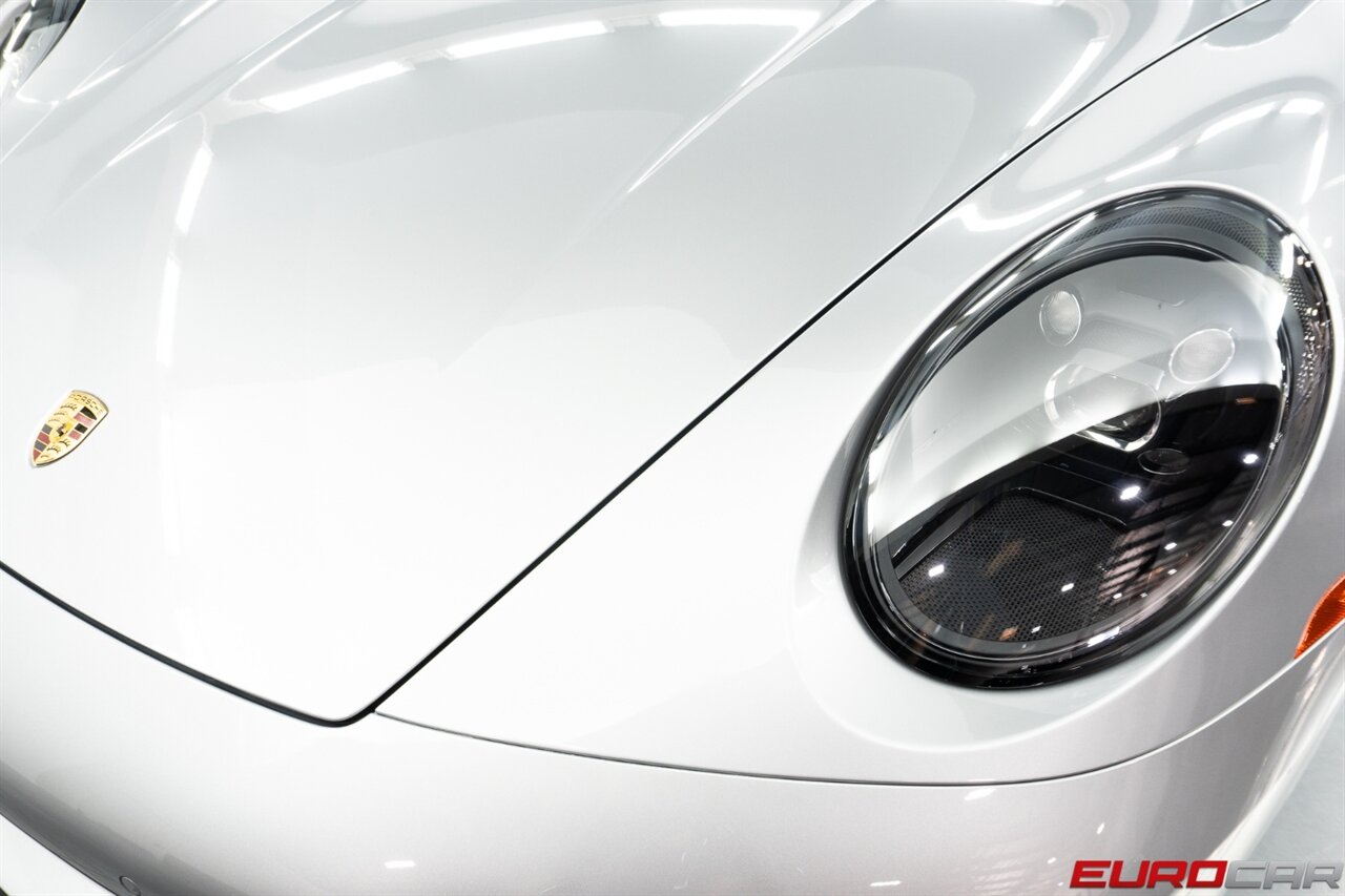 2024 Porsche 911 Targa 4 GTS  *FRONT AXLE LIFT SYSTEM * SPORTDESIGN SKIRTS* - Photo 9 - Costa Mesa, CA 92626