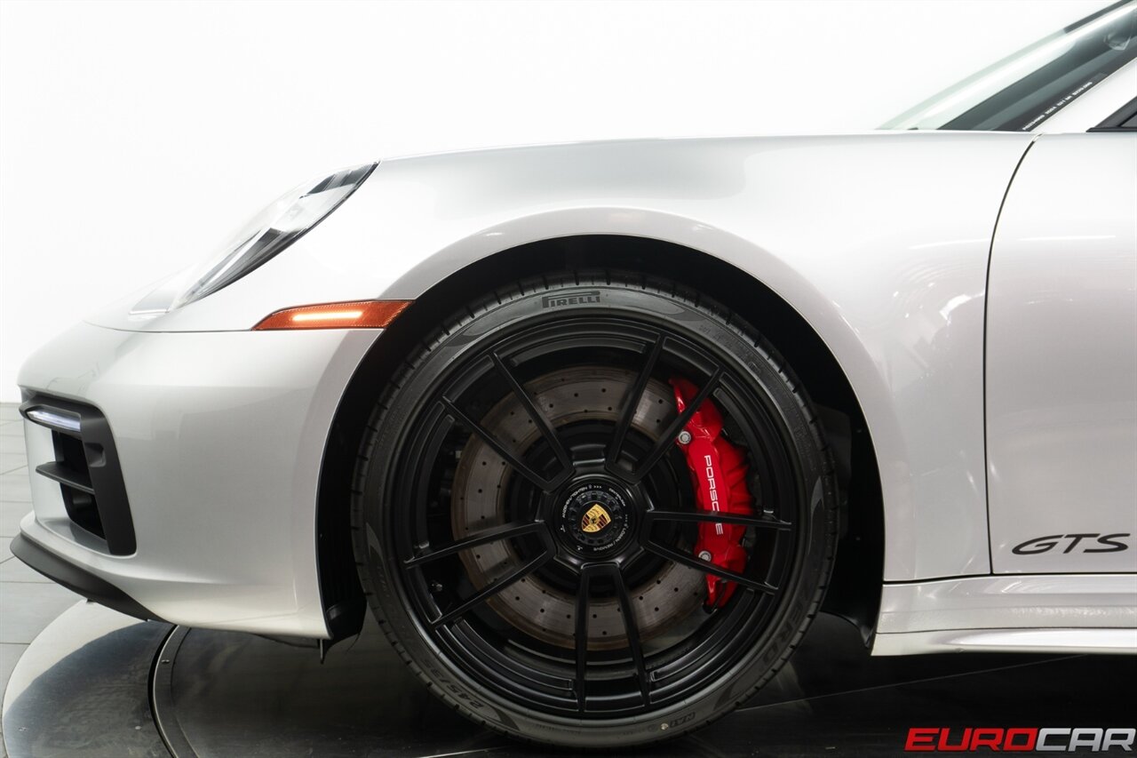 2024 Porsche 911 Targa 4 GTS  *FRONT AXLE LIFT SYSTEM * SPORTDESIGN SKIRTS* - Photo 14 - Costa Mesa, CA 92626