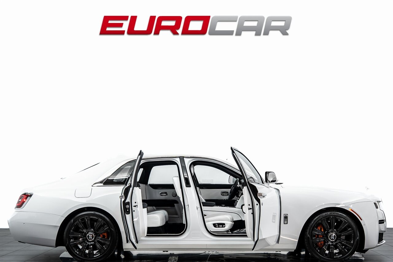 2024 Rolls-Royce Ghost *STARLIGHT HEADLINER*   - Photo 8 - Costa Mesa, CA 92626