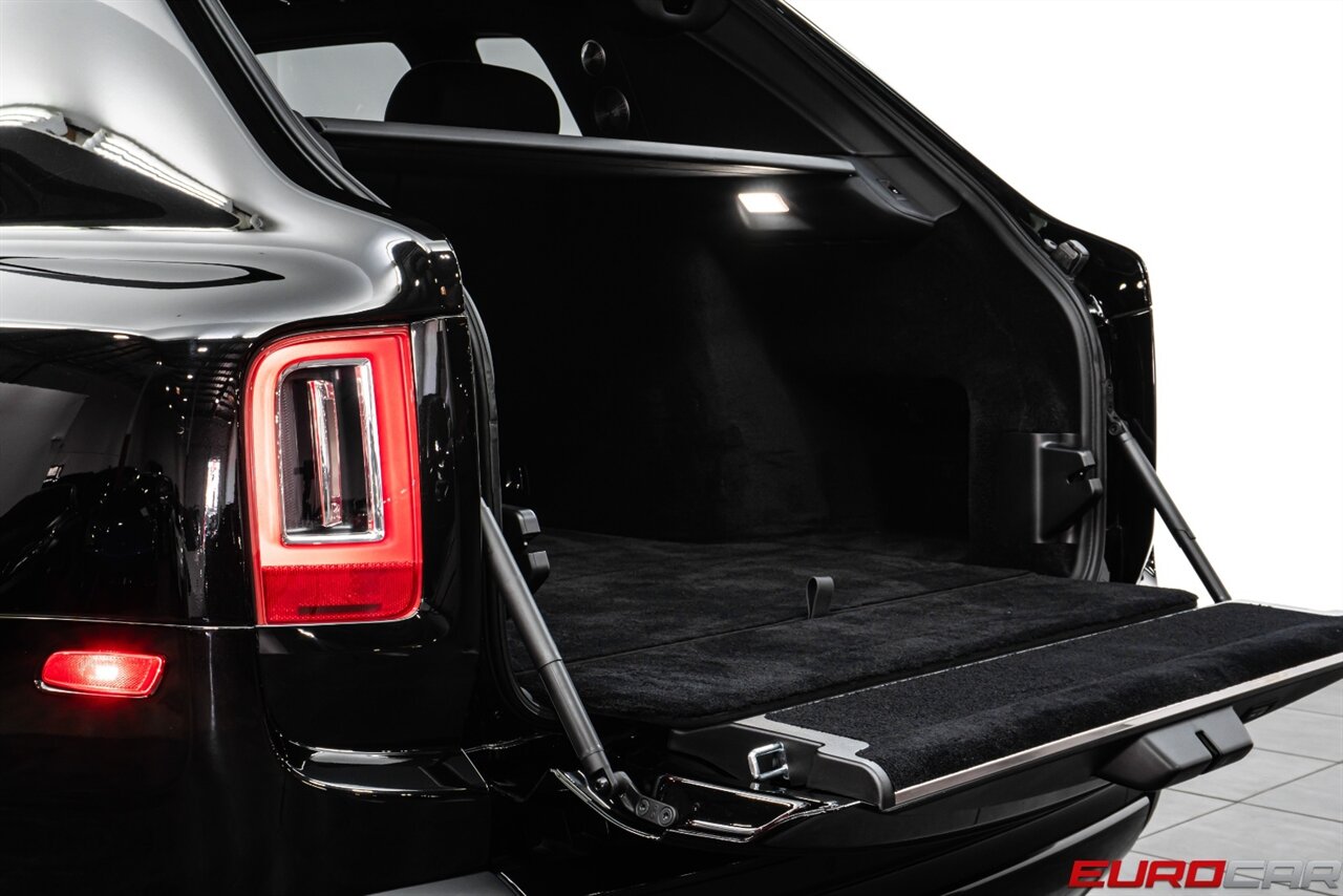 2023 Rolls-Royce Cullinan  *SHOOTING STAR HEADLINER * REAR THEATER * PICNIC TABLES* - Photo 18 - Costa Mesa, CA 92626