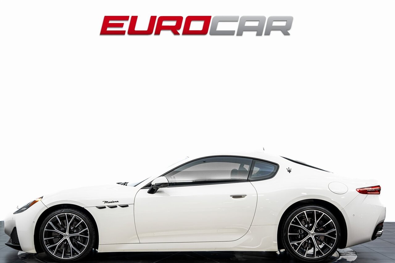 2024 Maserati GranTurismo Modena  *COMFORT PACKAGE * INCREDIBLE CONDITION* - Photo 2 - Costa Mesa, CA 92626