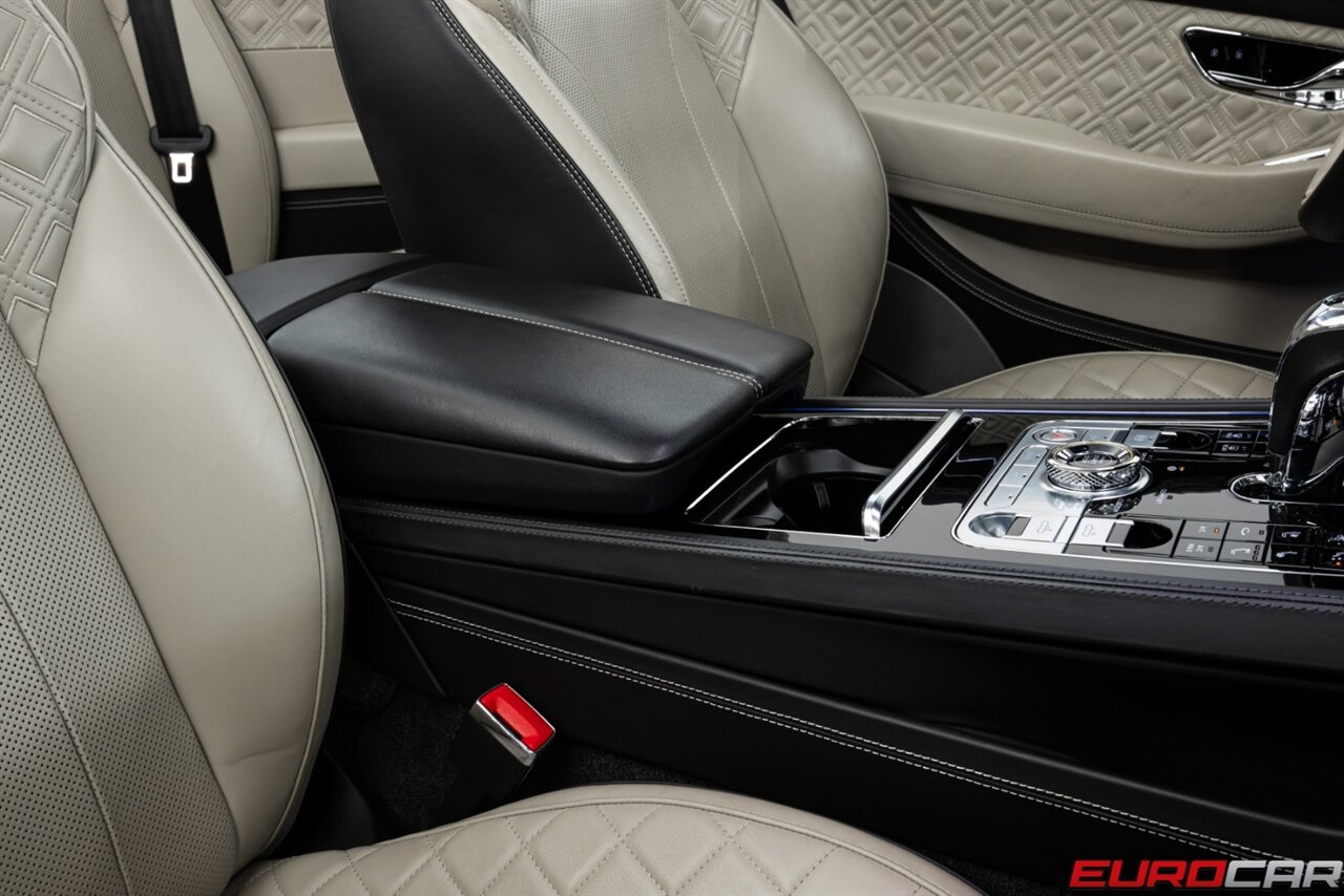 2020 Bentley Continental GTC V8 *MULLINER DRIVING SPEC * SPECIAL PAINT * COMFORT SEAT PACKAGE* - Photo 33 - Costa Mesa, CA 92626