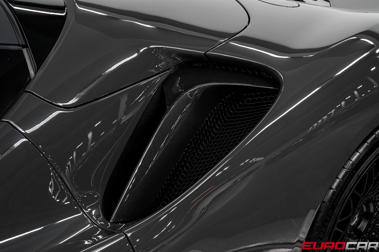 2024 Ferrari SF90 Spider  *ATELIER SPEC * HUGE CARBON FIBER OPTIONS * CUSTOM AL13 WHEELS* - Photo 21 - Costa Mesa, CA 92626