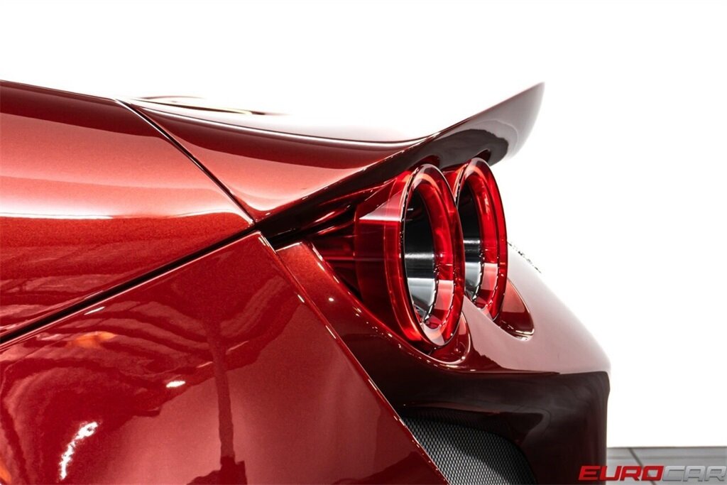 2022 Ferrari F8 Spider  *RARE ROSSO FIORANO PAINT * LESS THAN 4,000 MILES * IMMACULATE* - Photo 24 - Costa Mesa, CA 92626