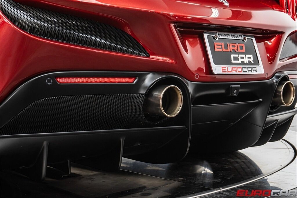 2022 Ferrari F8 Spider  *RARE ROSSO FIORANO PAINT * LESS THAN 4,000 MILES * IMMACULATE* - Photo 26 - Costa Mesa, CA 92626