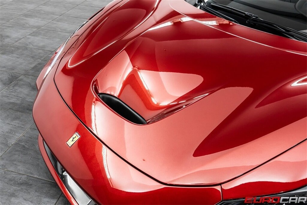 2022 Ferrari F8 Spider  *RARE ROSSO FIORANO PAINT * LESS THAN 4,000 MILES * IMMACULATE* - Photo 11 - Costa Mesa, CA 92626
