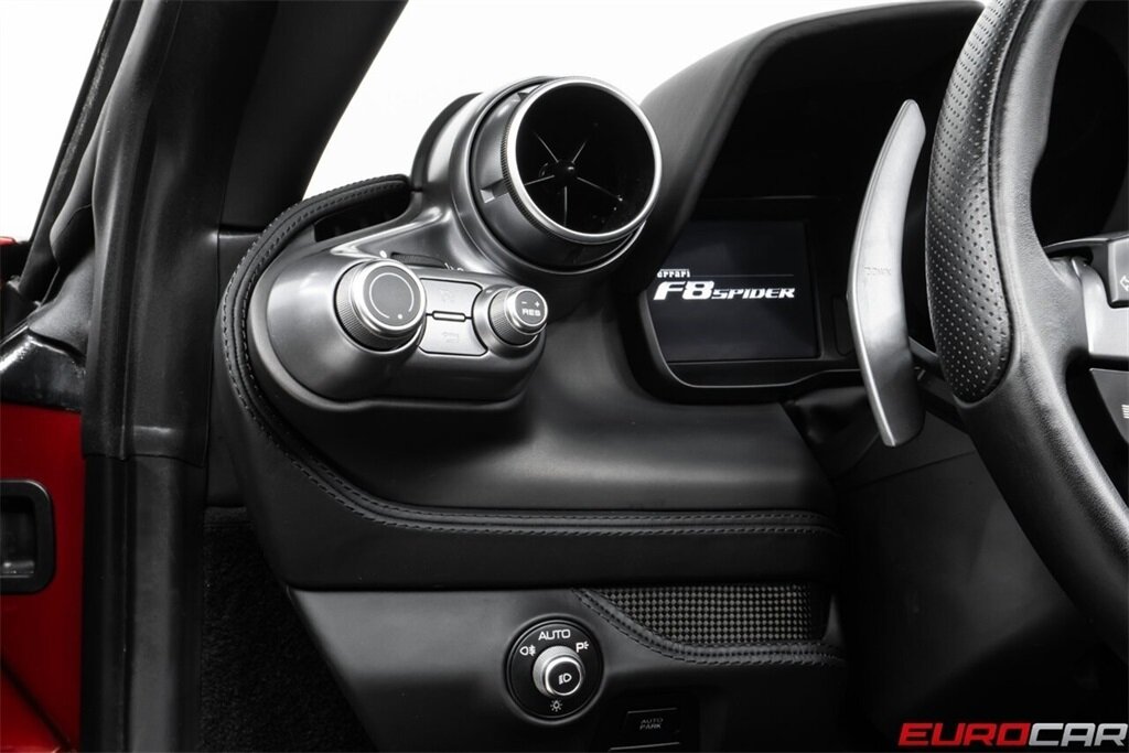 2022 Ferrari F8 Spider  *RARE ROSSO FIORANO PAINT * LESS THAN 4,000 MILES * IMMACULATE* - Photo 32 - Costa Mesa, CA 92626