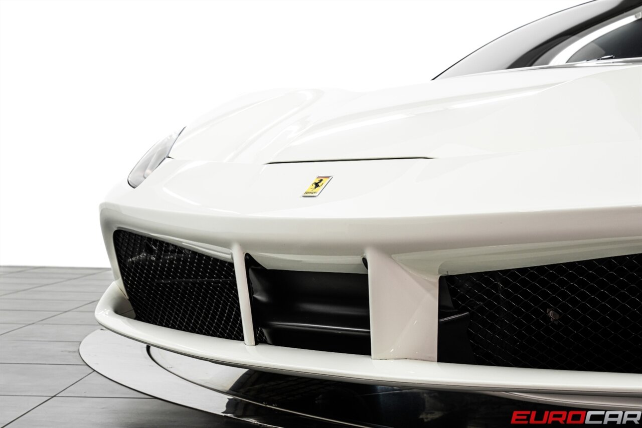 2018 Ferrari 488 GTB  *CARBON FIBER STEERING WHEEL * LESS THAN 9,000 MILES* - Photo 13 - Costa Mesa, CA 92626