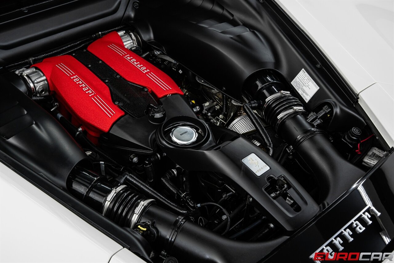 2018 Ferrari 488 GTB  *CARBON FIBER STEERING WHEEL * LESS THAN 9,000 MILES* - Photo 20 - Costa Mesa, CA 92626