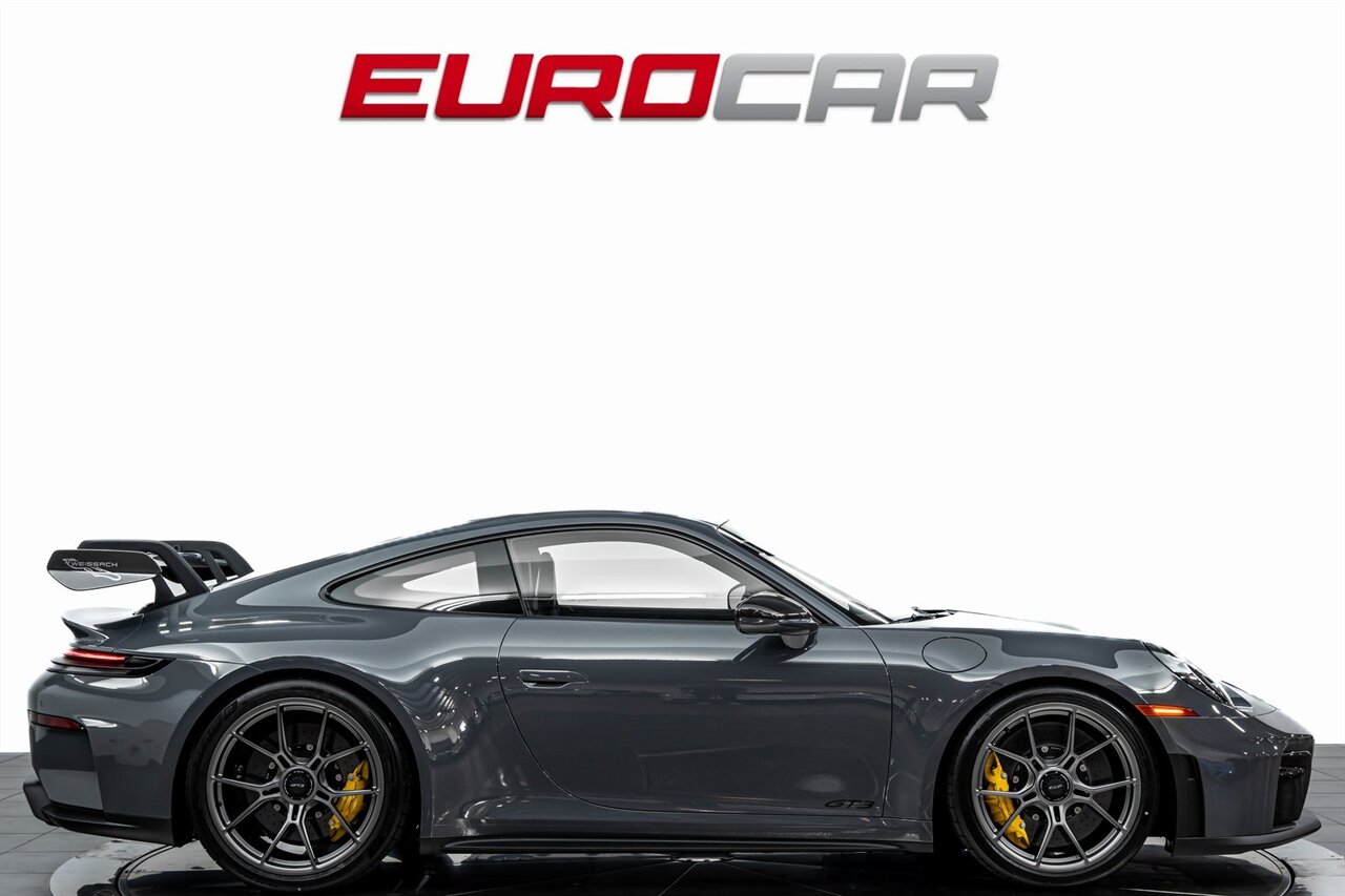 2025 Porsche 911 GT3  *WEISSACH PACKAGE * FOLDING BUCKET SEATS * FRONT AXLE LIFT* - Photo 6 - Costa Mesa, CA 92626