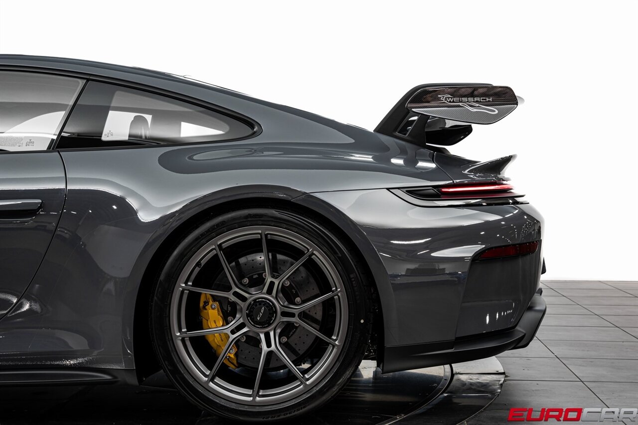 2025 Porsche 911 GT3  *WEISSACH PACKAGE * FOLDING BUCKET SEATS * FRONT AXLE LIFT* - Photo 20 - Costa Mesa, CA 92626