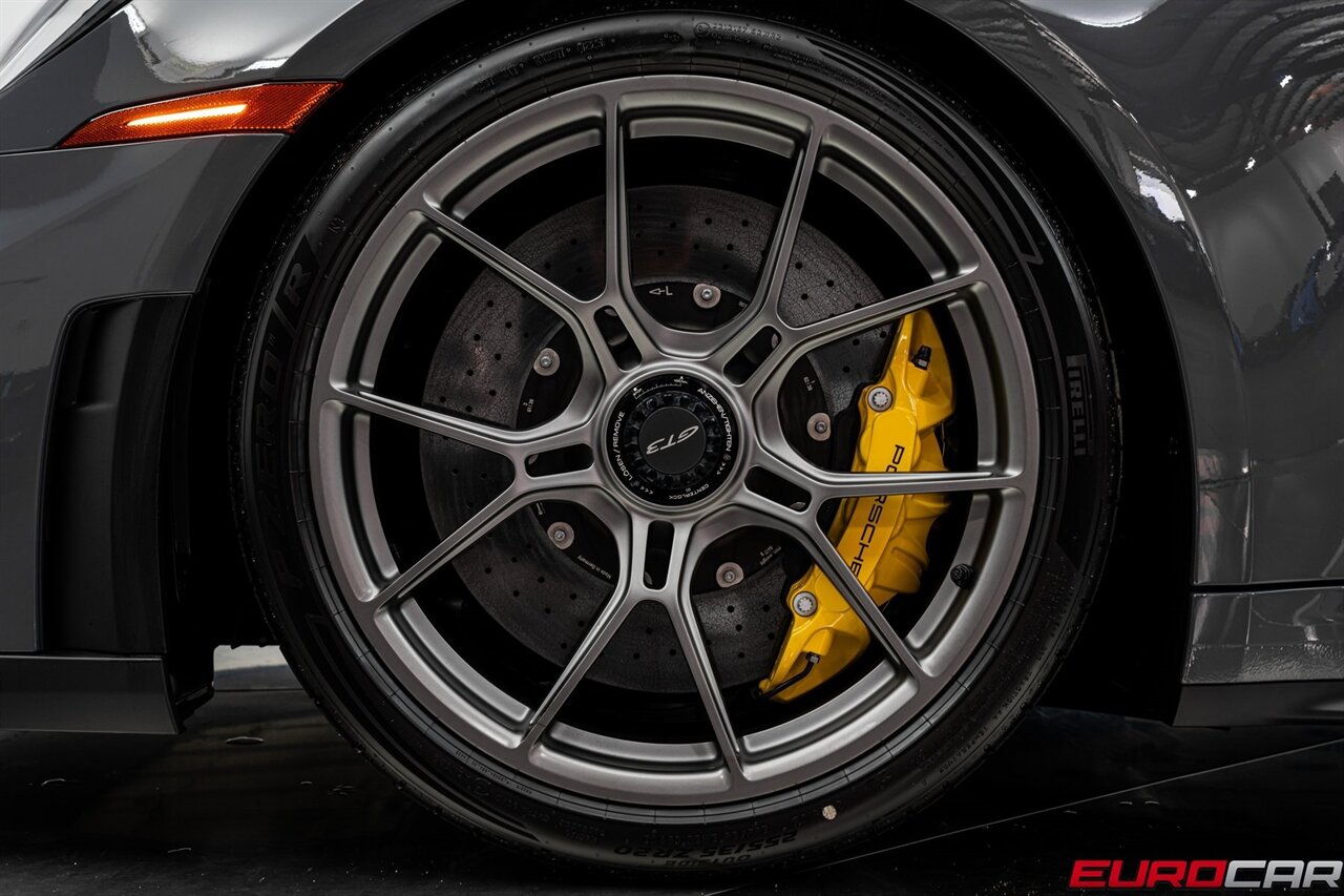 2025 Porsche 911 GT3  *WEISSACH PACKAGE * FOLDING BUCKET SEATS * FRONT AXLE LIFT* - Photo 24 - Costa Mesa, CA 92626