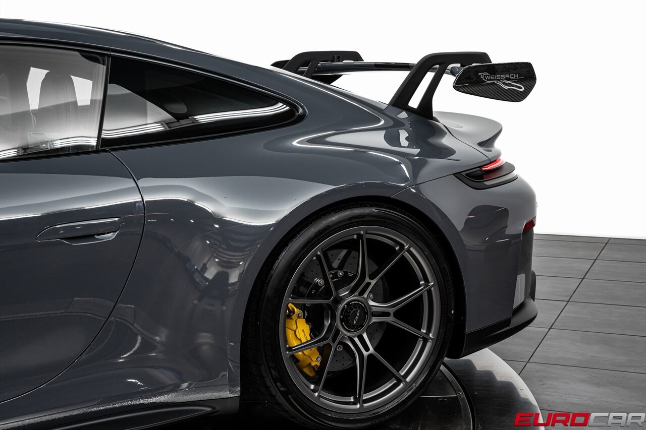2025 Porsche 911 GT3  *WEISSACH PACKAGE * FOLDING BUCKET SEATS * FRONT AXLE LIFT* - Photo 19 - Costa Mesa, CA 92626