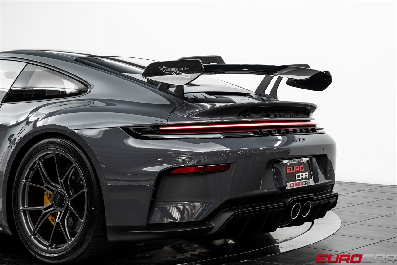 2025 Porsche 911 GT3  *WEISSACH PACKAGE * FOLDING BUCKET SEATS * FRONT AXLE LIFT* - Photo 22 - Costa Mesa, CA 92626