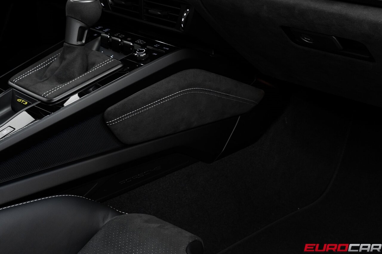2025 Porsche 911 GT3  *WEISSACH PACKAGE * FOLDING BUCKET SEATS * FRONT AXLE LIFT* - Photo 38 - Costa Mesa, CA 92626