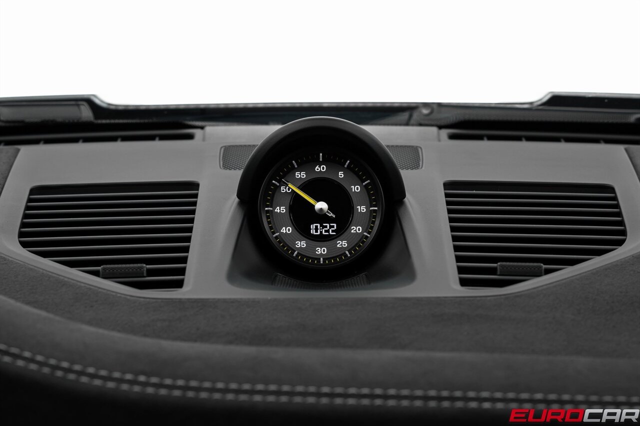 2025 Porsche 911 GT3  *WEISSACH PACKAGE * FOLDING BUCKET SEATS * FRONT AXLE LIFT* - Photo 31 - Costa Mesa, CA 92626