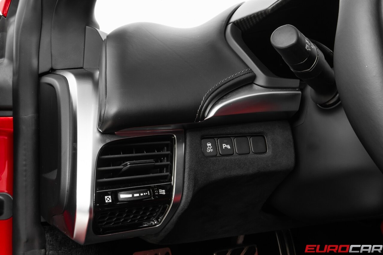 2019 Acura NSX SH-AWD Sport Hybrid *CARBON FIBER INTERIOR PACKAGE * CARBON FIBER DECKLID SPOILER* - Photo 29 - Costa Mesa, CA 92626