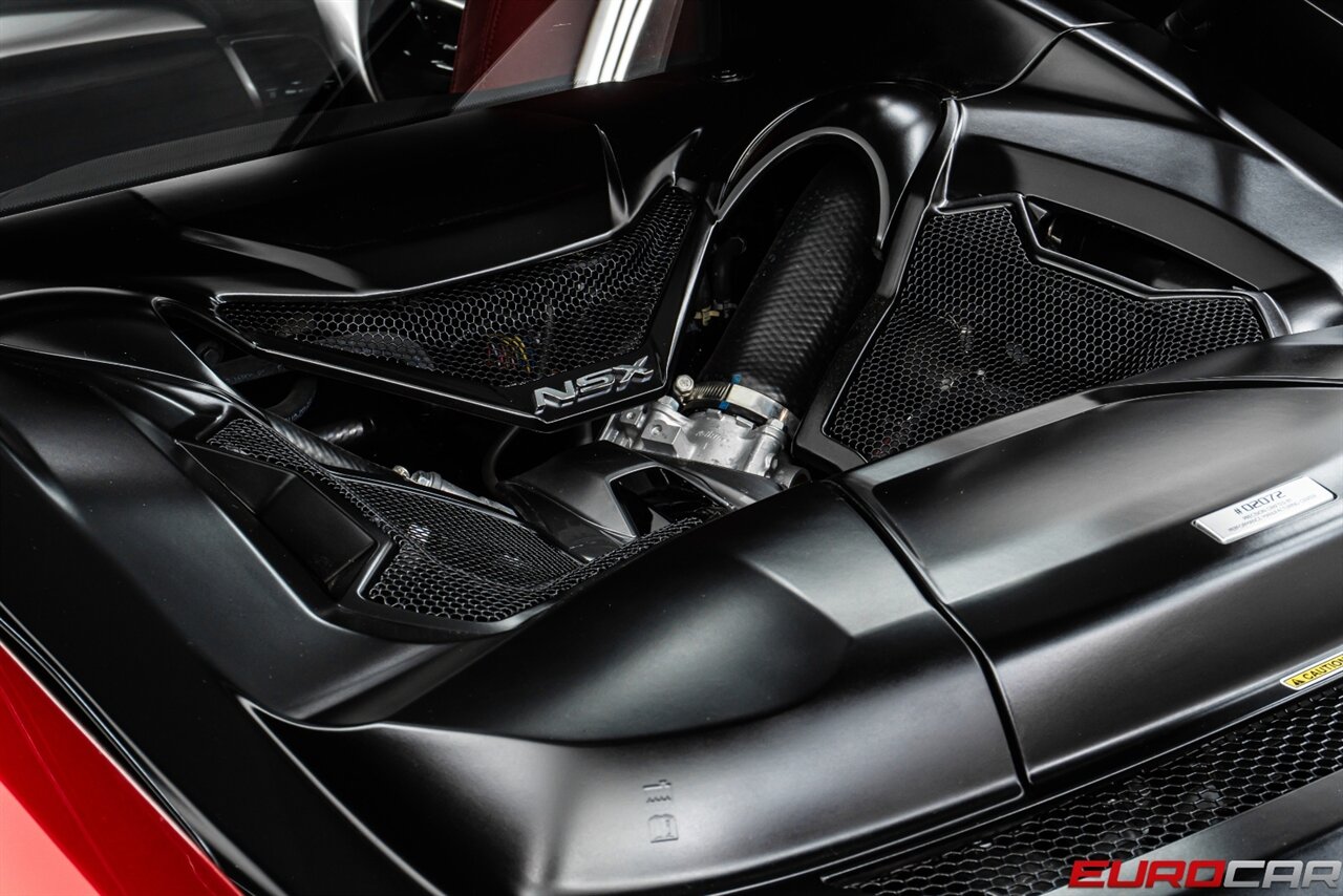 2019 Acura NSX SH-AWD Sport Hybrid *CARBON FIBER INTERIOR PACKAGE * CARBON FIBER DECKLID SPOILER* - Photo 18 - Costa Mesa, CA 92626